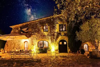 Image de 5 En Ville Masia