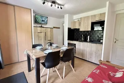 Image de Appartement cosy à Flumet, pieds des pistes, 4 pers. , piscine, parking, minibox Wifi.