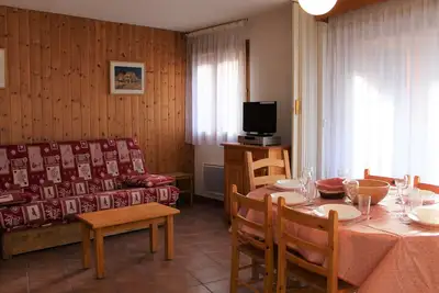 Image de Appartement cosy 2 pièces avec coin nuit, 6 couchages, à 100m des pistes et commerces à Vars