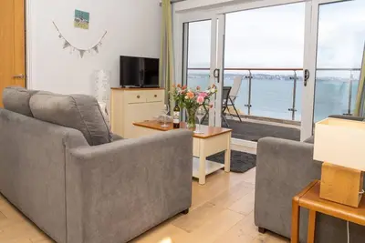 Puffin 4 - The Cove - sleeps 4 guests  in 2 bedrooms