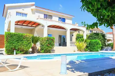 Image de Villa Ambrosia - Trois Chambres Villa, Couchages 6