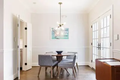 Image de Historic, Charming Home in Old Town