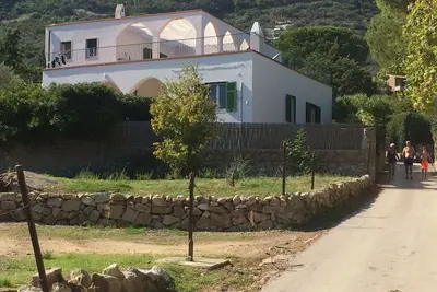 Image de Top floor in a stunning villa on the sea with panoramic terrace and tennis court