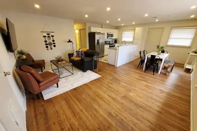 Image de South Side Chic 3Br 1Ba 10mn to McConnell Spirit