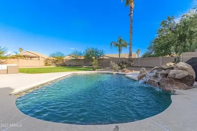 Image de Chic Chandler Resort with Heated Pool, Firepit, Bbq Grill & Air Hockey