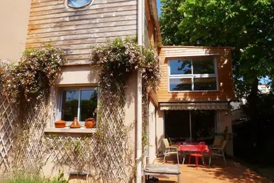 Image de Maison 6 pers, climatisation, 130m2, 4 ch, beau jardin ombragé, quartier calme
