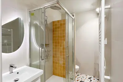 Image de • Chic • Calm • Designed • paris central