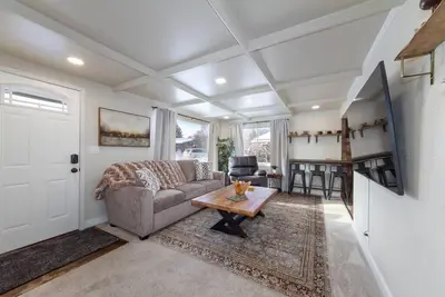Image de Adorable 2 Bd 1 Bth Home Minutes Away from Gonzaga