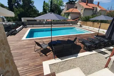 Image de Appartement dans Kaštel Lukšić avec terrasse, Climatisation, Wifi, Machine à laver (5107-2)