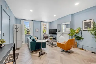 Image de French Design-Inspired West Loop Apartment with Private Balcony & Large Backyard by AllSet Turnover