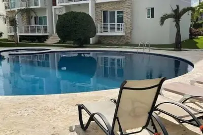 Image de Charming 2 Bedroom Condo