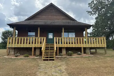 Image de Antler Oaks Lakeside Cabin