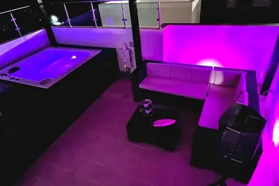 Image de Magnificent Pent House w/Jacuzzi