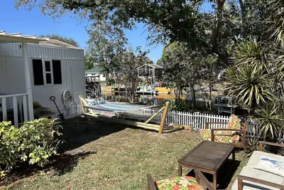 Image de Okeechobee Canal Vacation rental with dock