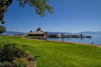 Image de Fleur Du Lac 18 By Tahoe Getaways - Lakefront Monthly Rental with Pool, Tennis, Gym, Boat Slip
