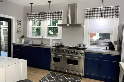 Image de Incredible location in hot neighborhood