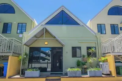 Image de Annie's Place - downtown mezzanine bedroom apartment