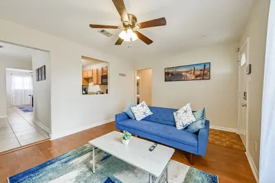 Image de Med Center - 3 bd-2ba - Gated - Pets-Long-Monthly Discounts