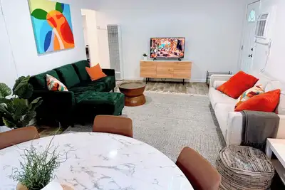 Image de Comfortable and style, near downtown vibe, cafes, supermarket