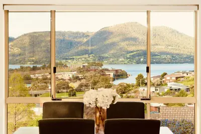 Image de A sunny house with stunning water views in Rosetta