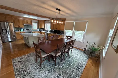 Image de Riverside Retreat - an outdoor enthusiasts and bikers Dream Location!