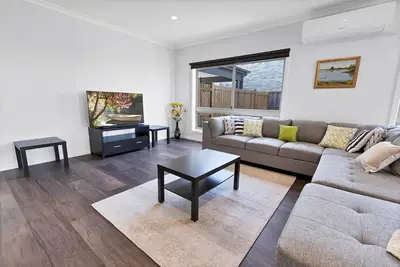 Image de Aqua Views - Views towards the beautiful Gippsland Lakes and Eagle Point Bay