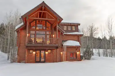 Image de Pale Morning Dun Cabin Radiant Heat, Pool Table/Ping Pong, Hot Tub & Fire Pit