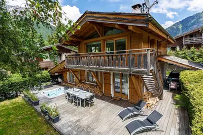 Image de Chalet Panache - sleeps 8 guests in 4 bedrooms with hot tub