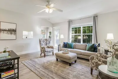 Image de Dog-Friendly stay less than 10 mins from Uwf