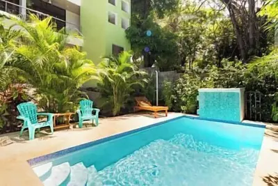 Image de Deluxe Penhouse with Pool - 3 min walk to the beach