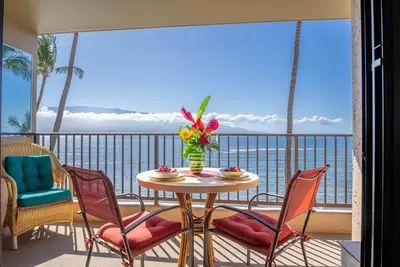 Image de *Lauloa 305* Maui Prime Oceanfront Condo, A/C!
