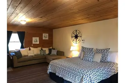 Image de Log Cabin Guesthouse in the Trees near Yosemite!