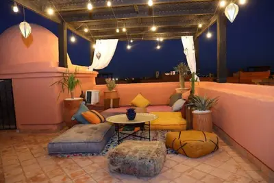 Image de Home with private roof top and yoga dome