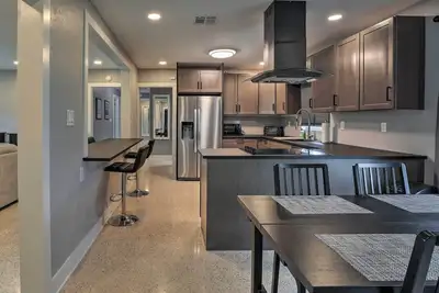 Image de Bradenton Home w/ Yard, 11 Mi to Beaches!