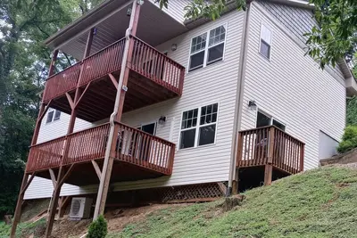Image de Private creekside suite with mountain views