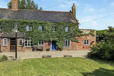 Image de 4 chambres à coucher à East Harling, near Thetford