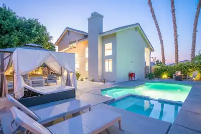 Image de The Great Escape: Pool Home Oasis in the Desert