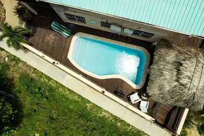 Image de Cozy 1-Bedroom Condo Steps from Beach, Pool & Wifi