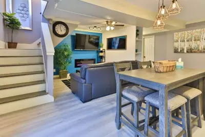 Image de Modern 3br/2ba Triplex 1mi to Att Stadium