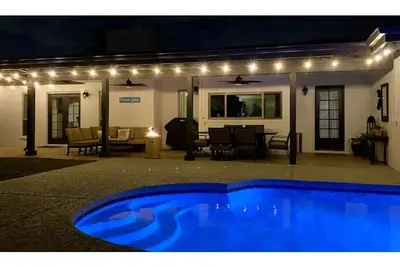 Image de 4 Bedroom Spacious Retreat with Heated Pool