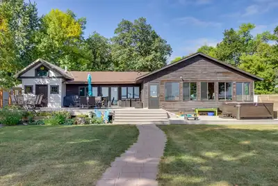 Image de Family-Friendly Ottertail Home on Rush Lake!