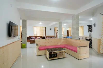 Image de A modern and independent house Near Shimla. Sunset view