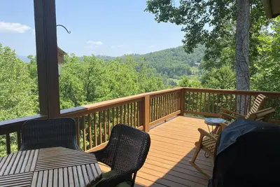 Image de Luxury Condo w/ Mountain View, Full Kitchen, W&D, Garage and No Steps to get in!