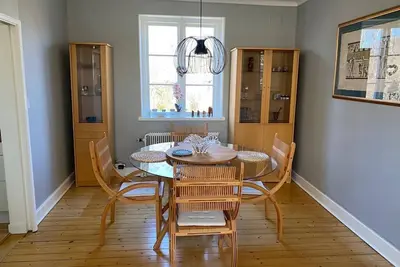 Image de Scandinavian Oasis with a beach 5-10 minutes away.