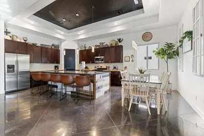 Image de Bridgewood: Where Luxury Meets Family Comfort