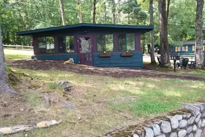 Image de Lake George Otter Cabin #20 at the Adirondack Lodge