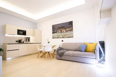 Image de new apartment with balcony overlooking the Colosseum 400 mt from the apartment