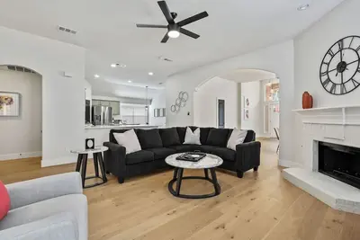 Image de Tch - Spacious 4bd/2ba home in McKinney w/ Office