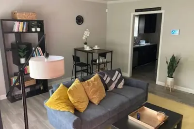 Image de Cozy 3 bedroom + 1 Bathroom home near Beltline!