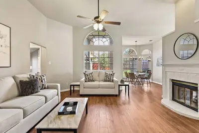 Image de Tch - Charming 3bd/2ba in Plano w Workspace&Garage